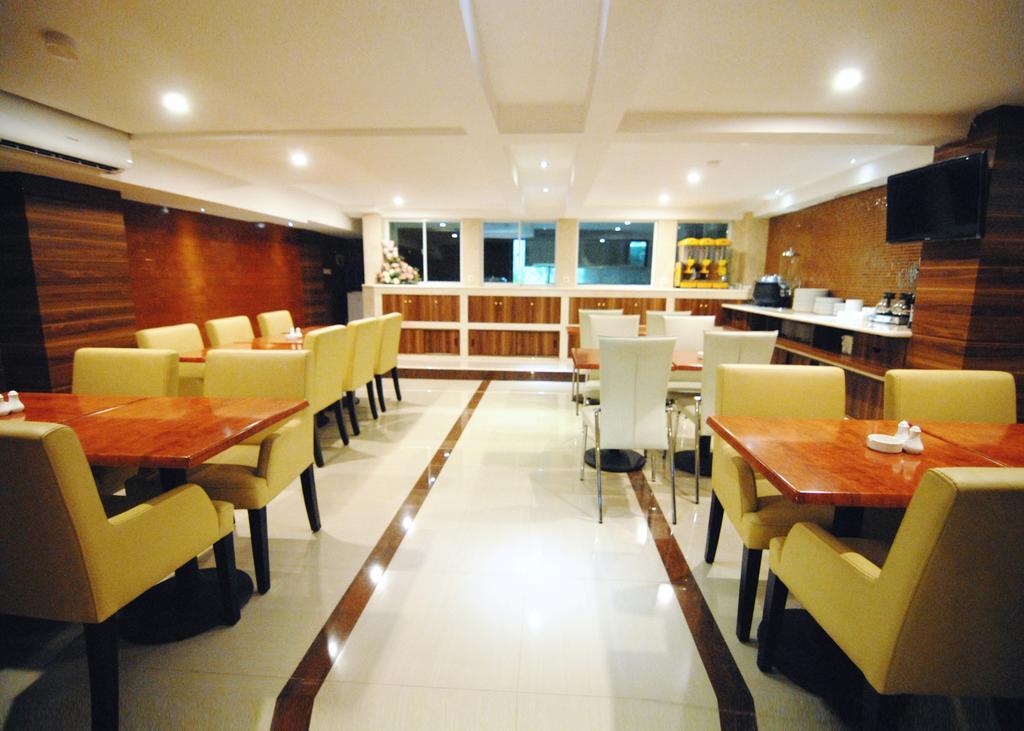 Grand Kasira Hotell Jakarta Exteriör bild